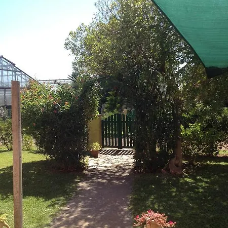 La Contea Bed and Breakfast