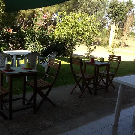 ベッド・アンド・ブレックファスト La Contea SantʼAnna Arresi